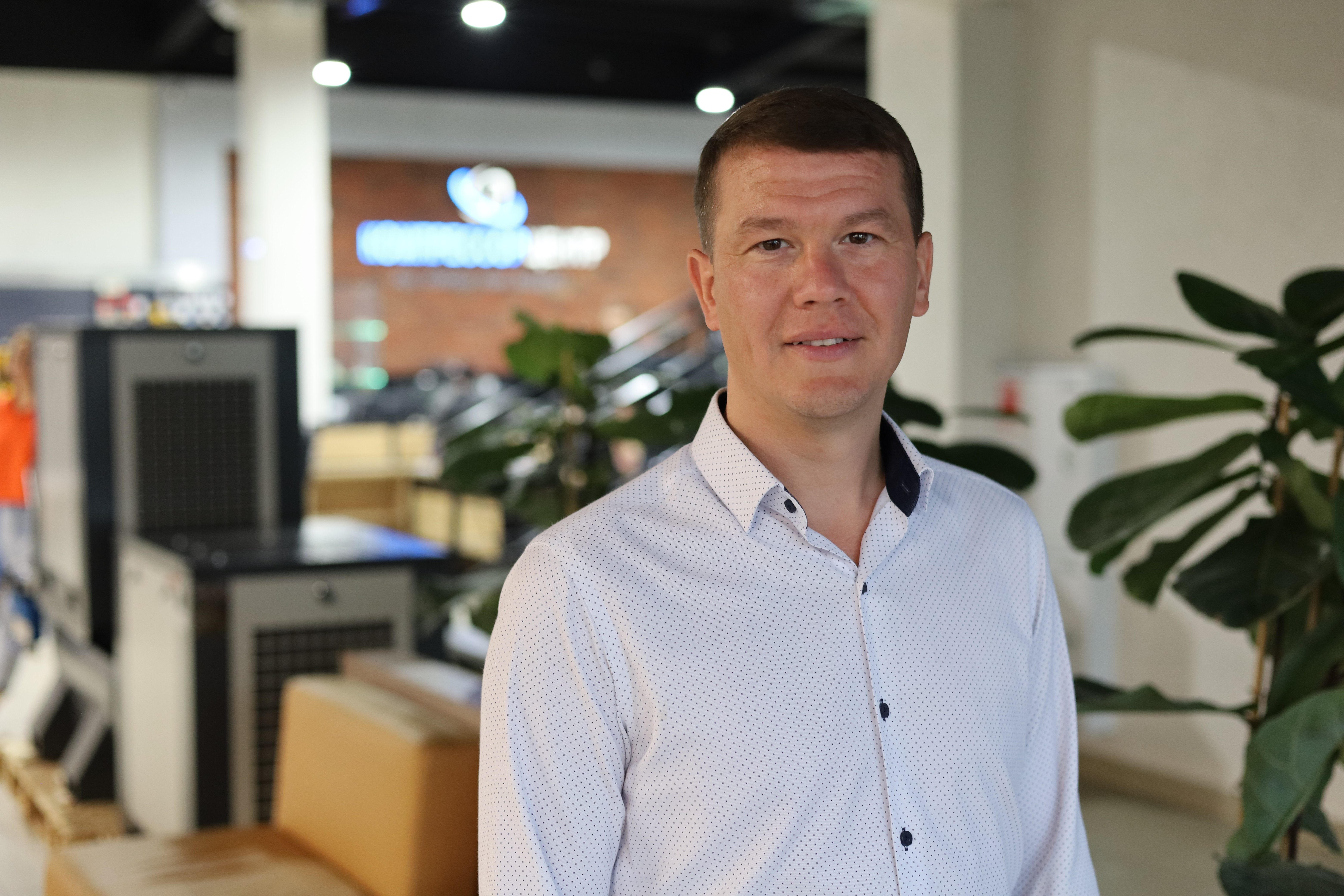 Ведущий инженер